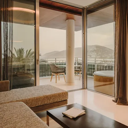 ホテル Aguas De Ibiza Grand Luxe - Small Luxury Of The World サンタ・エウラリア・デス・リウ